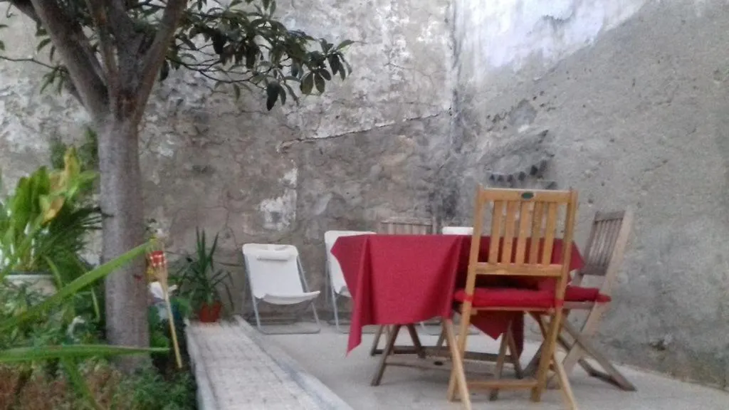 The Country In The Town Daire Lisboa 0*,