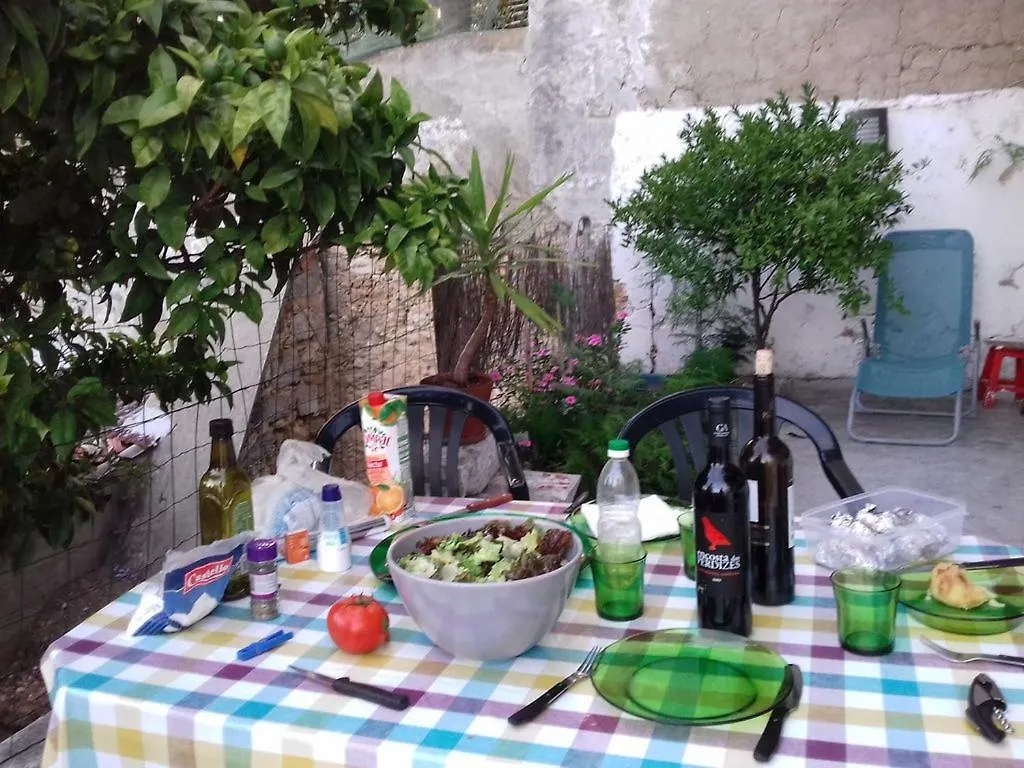 The Country In The Town Daire Lisboa
